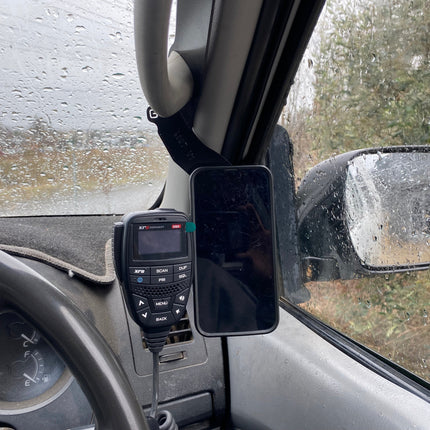GMF4x4 4007-PH-D Toyota Hilux N70 2005-2014 Phone and UHF Handpiece Holder