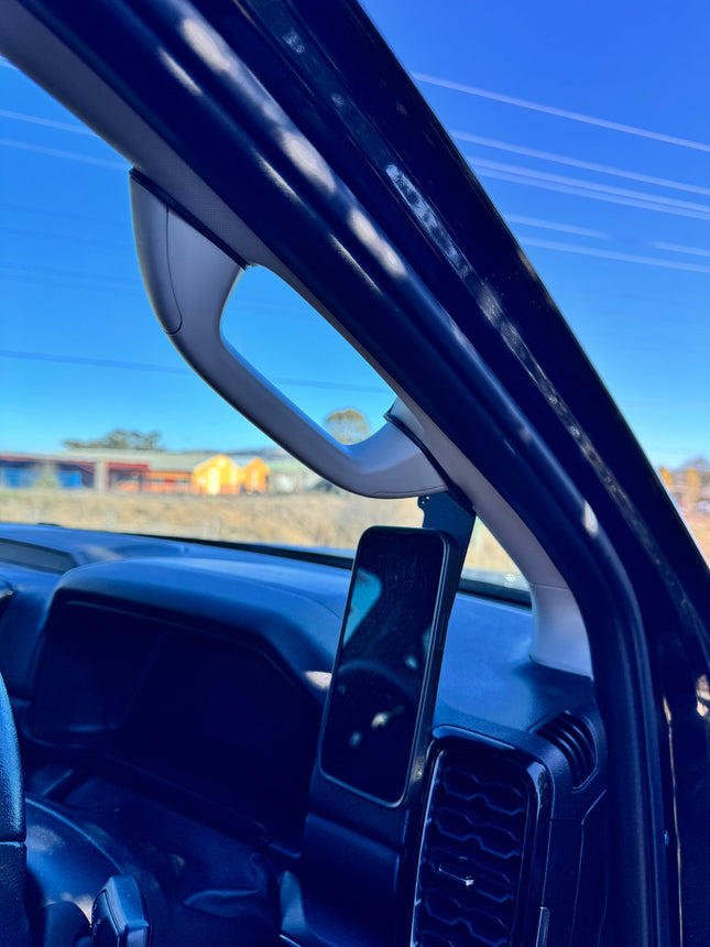 GMF4x4 4012-PH-S Isuzu DMAX 2021-2024 Phone Holder