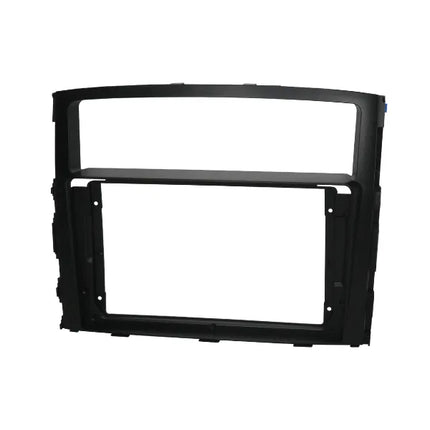 Stinger SF9-MI02 Mitsubishi Pajero Fascia 9" Trapezoid 2010-2015