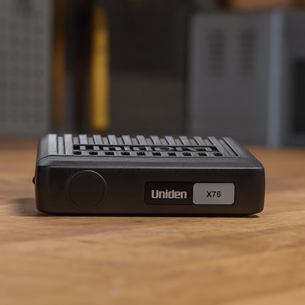 Uniden X76VP Pack 80Ch Radio+AT500BK Black Antenna Full Kit